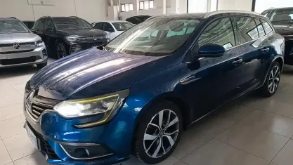 Usata Renault Mégane GrandTour 110 CV (80 kW) 2017 Bluazzurro Station wagon