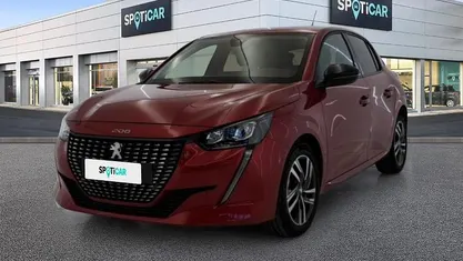 Usata Peugeot 208 Allure 75 CV (55 kW) 2022 Rosso Utilitaria