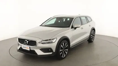 Usata Volvo V60 CC Business Edition 190 CV (139 kW) 2020 Grigio Station wagon
