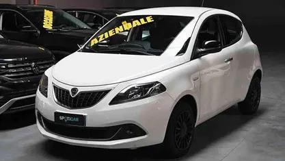 Usata 2022 Lancia Ypsilon Silver Due volumi | 9900 € (Ottimo prezzo)