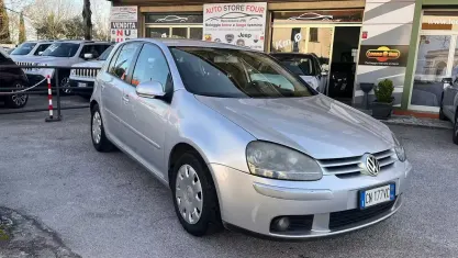 Usata VW Golf V Sportline 105 CV (77 kW) 2004 Grigio Utilitaria