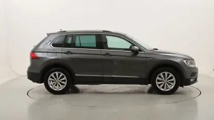 Usata VW Tiguan R-line 150 CV (110 kW) 2020 Grigiogrigio SUV