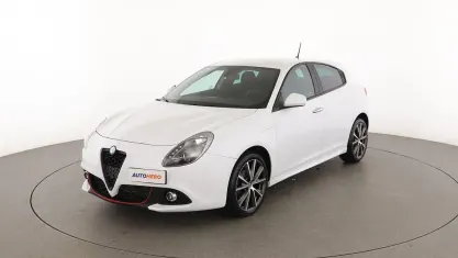 Second-hand Alfa Romeo Giulietta 120 CP (88 kW) 2018 Alb Hatchback