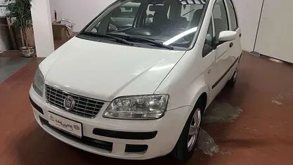 Usata Fiat Idea 80 CV (58 kW) 2009 Bianco Monovolume