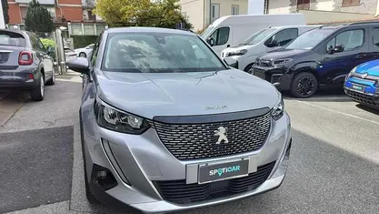 Usata Peugeot 2008 Allure 101 CV (74 kW) 2021 Grigio SUV