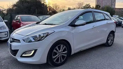Usata Hyundai i30 Comfort 110 CV (80 kW) 2013 Bianco Station wagon
