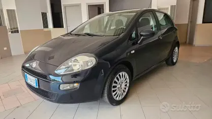 Usata Fiat Punto Street 69 CV (50 kW) 2015 Blu Utilitaria