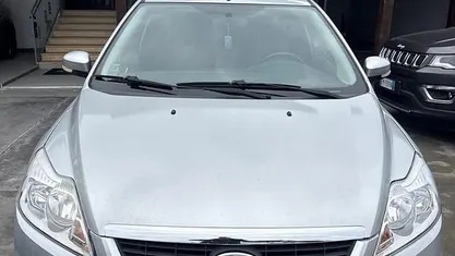 Usata Ford Focus 109 CV (80 kW) 2009 Grigio Station wagon