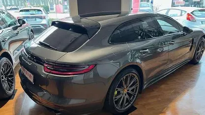 Usata Porsche Panamera Turbo S Sport Turismo 549 CV (403 kW) 2018 Berlina