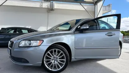 Usata Volvo S40 Summum 136 CV (100 kW) 2009 Grigio Berlina