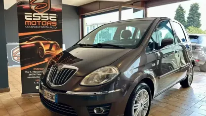 Usata Lancia Musa 90 CV (66 kW) 2010 Marrone Monovolume