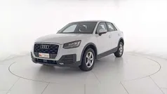 Bianco ghiacciaio metallizzato Usata 2019 Audi Q2 Business SUV | 20.900 € (Buon prezzo)