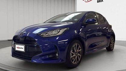 Usado Toyota Yaris Hybrid Trend 116 CV (85 kW) 2025 Azul Utilitario