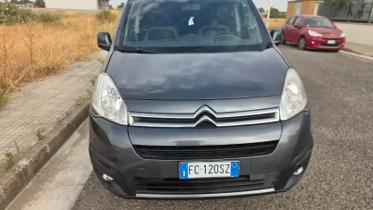 Usata Citroën Berlingo Feel 99 CV (72 kW) 2016 Grigio Monovolume