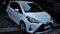 Bianco Usata 2020 Toyota Yaris Hybrid Business Edition Tre volumi | 14.800 € (Ottimo prezzo)