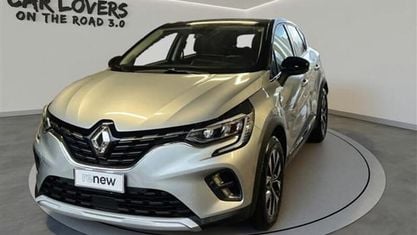 Begagnad Renault Captur Techno 145 HK (106 kW) 2023 Grå SUV