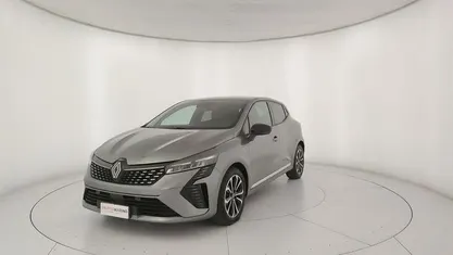 Grigio Usata 2024 Renault Clio V Techno Due volumi | 14.950 € (Buon prezzo)