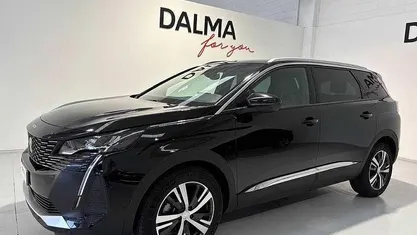 Nero perla Usata 2024 Peugeot 5008 Allure SUV | 28.990 € (Buon prezzo)