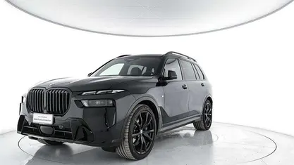 Black sapphire metallizzato Usata 2025 BMW X7 Comfort Edition SUV | 90.000 € (Ottimo prezzo)