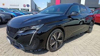 Używany Peugeot 308 GT 131 KM (96 kW) 2024 Czarny Sedan/Limuzyna