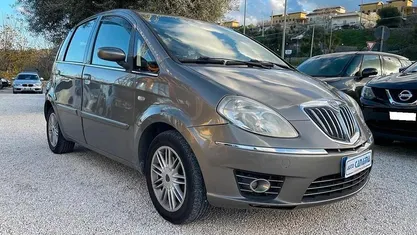 Usata Lancia Musa 89 CV (65 kW) 2008 Grigio Monovolume