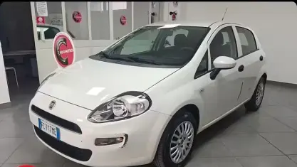 Usata Fiat Punto Street 69 CV (50 kW) 2016 Bianco Utilitaria
