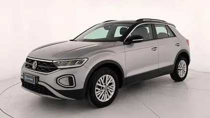 Usata VW T-Roc Life 110 CV (80 kW) 2023 Pyrit silver metallizzato nero SUV