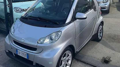 Grigio argento Usata 2010 Smart ForTwo Cabrio Pulse Cabrio | 4290 € (Super prezzo)