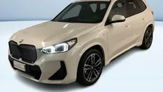 Bianco pastello Usata 2024 BMW iX1 M Sport SUV | 37.900 € (Ottimo prezzo)