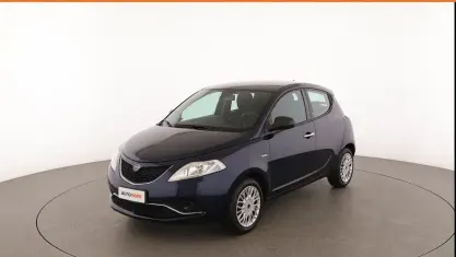 Usata Lancia Ypsilon Silver 70 CV (51 kW) 2016 Blu Utilitaria