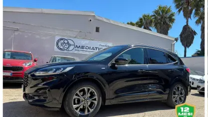 Begagnad Ford Kuga ST-Line 120 HK (88 kW) 2022 Svart SUV