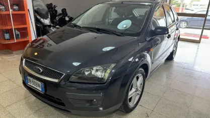 Usata Ford Focus 90 CV (66 kW) 2007 Grigio Berlina
