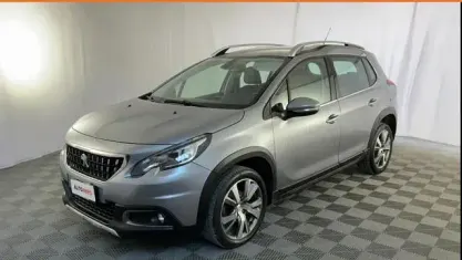 Usata Peugeot 2008 Allure 102 CV (75 kW) 2019 Grigio SUV