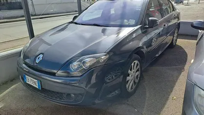 Usata Renault Laguna III 150 CV (110 kW) 2010 Grigio Berlina