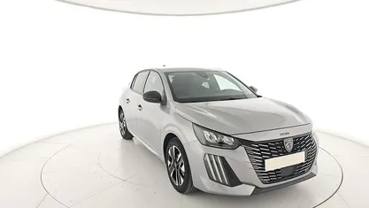 Usata Peugeot 208 Allure 101 CV (74 kW) 2025 Argento Utilitaria