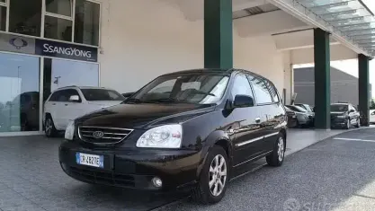 Usata Kia Carens 112 CV (82 kW) 2004 Nero Monovolume