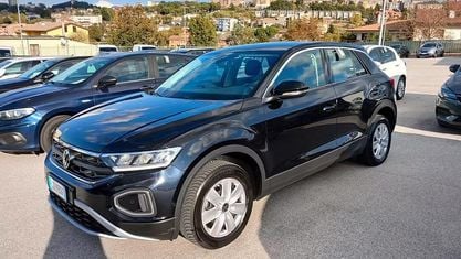 Begagnad VW T-Roc Life 110 HK (80 kW) 2022 Svart SUV