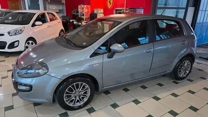 Usata Fiat Grande Punto Dynamic 75 CV (55 kW) 2011 Argento Utilitaria