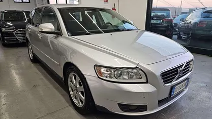 Argento Usata 2009 Volvo V50 R-Design Station wagon | 3900 € (Buon prezzo)