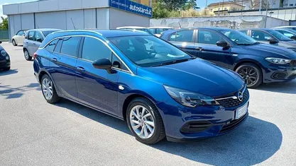 Blu/azzurro Usata 2021 Opel Astra Elegance Station wagon | 13.999 € (Ottimo prezzo)