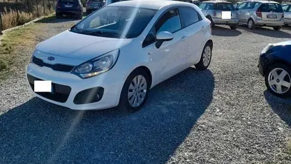 Usata Kia Rio 90 CV (66 kW) 2012 Berlina