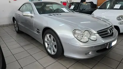 Usata Mercedes SL500 306 CV (225 kW) 2001 Argento Cabrio