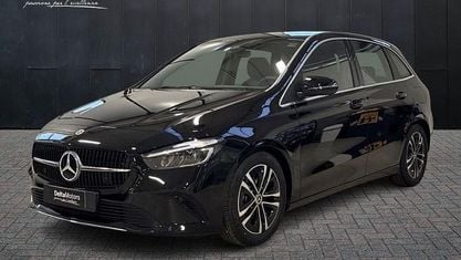 Neu Mercedes B180 Advanced 116 PS (85 kW) 2026 Schwarz Van / Kleinbus