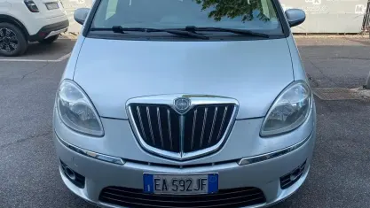 Usata Lancia Musa 92 CV (67 kW) 2010 Argento Monovolume
