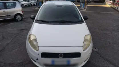 Usata Fiat Grande Punto S 75 CV (55 kW) 2011 Bianco Utilitaria