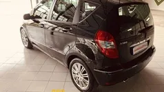 Nero Usata 2010 Mercedes A180 Elegance Tre volumi | 4500 € (Buon prezzo)