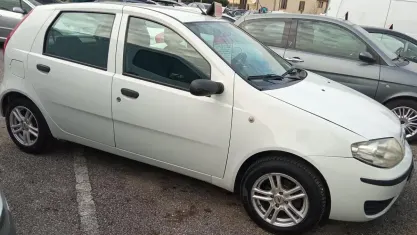 Usata Fiat Punto Classica 60 CV (44 kW) 2011 Bianco Utilitaria