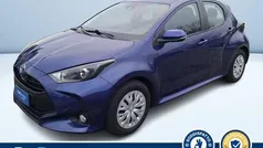 Blu metallizzato Usata 2022 Toyota Yaris Active Tre volumi | 15.100 € (Buon prezzo)