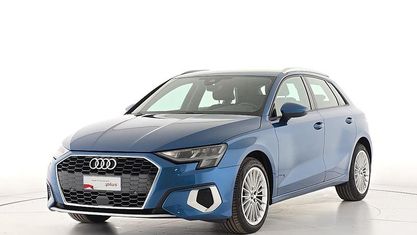 Käytetty Audi A3 Advanced Plus 116 HP (85 kW) 2021 Sininen Sedan