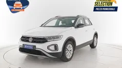 Pure white deep black perlato Usata 2022 VW T-Roc Life SUV | 20.900 € (Buon prezzo)